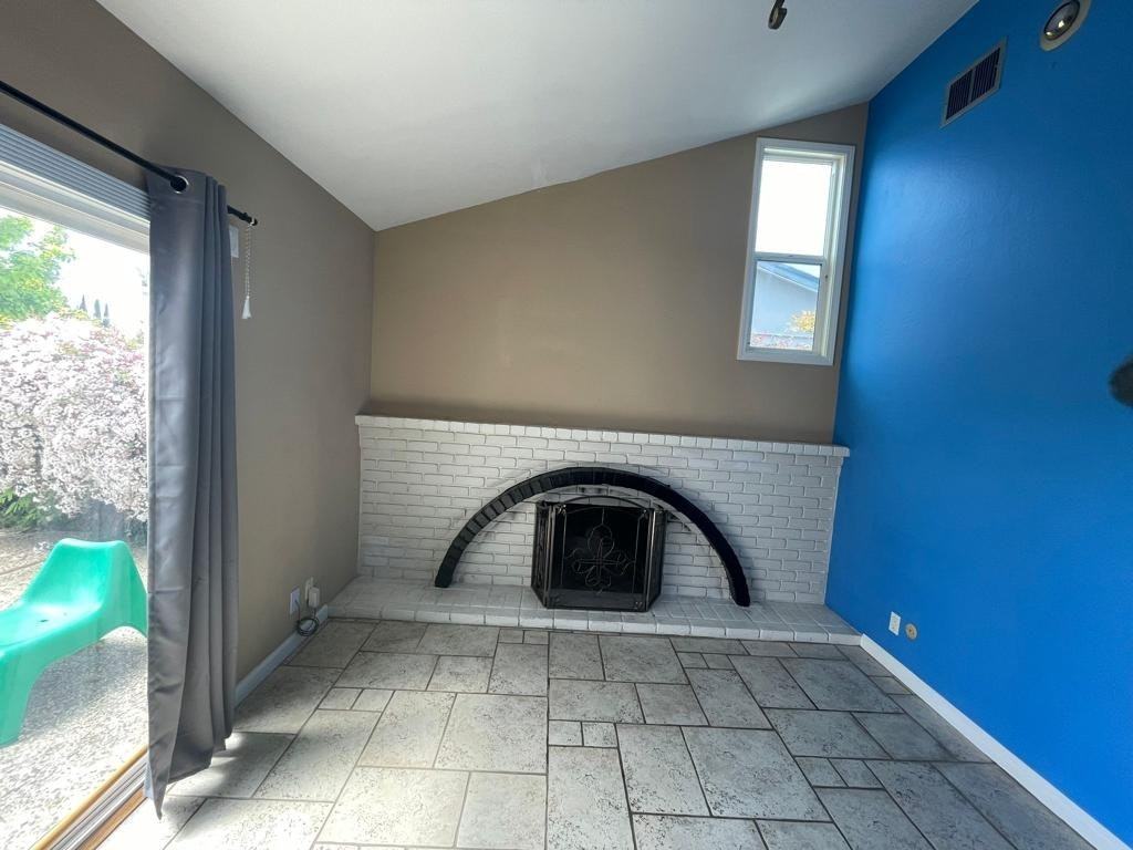 1877 Camacho Way - Photo 6 of 17