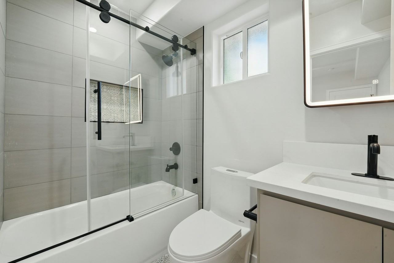 8234 Blackburn Avenue, Unit 8236 1/2 - Photo 6 of 50