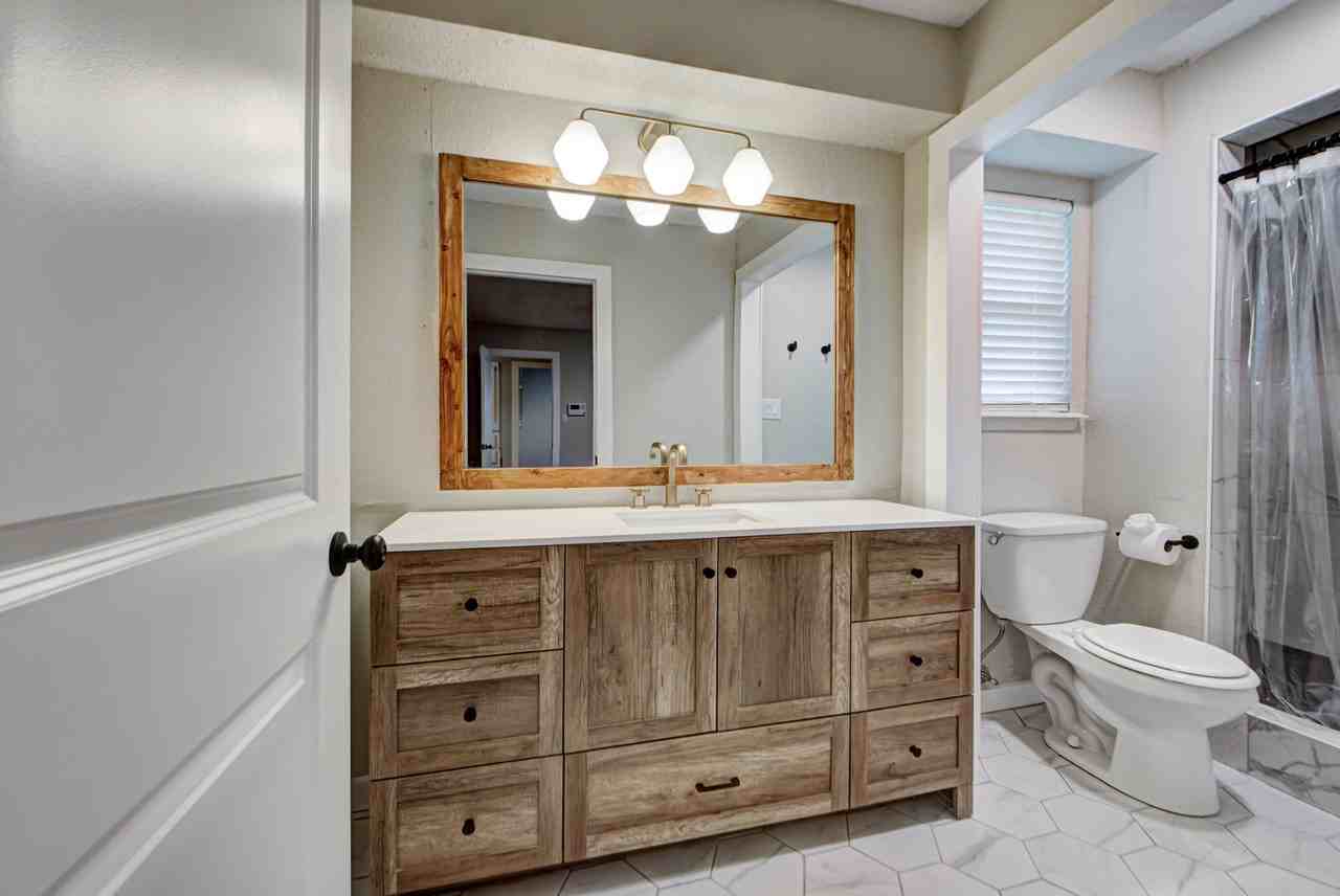 721 Vicksburg Ave #1 - Photo 4 of 20