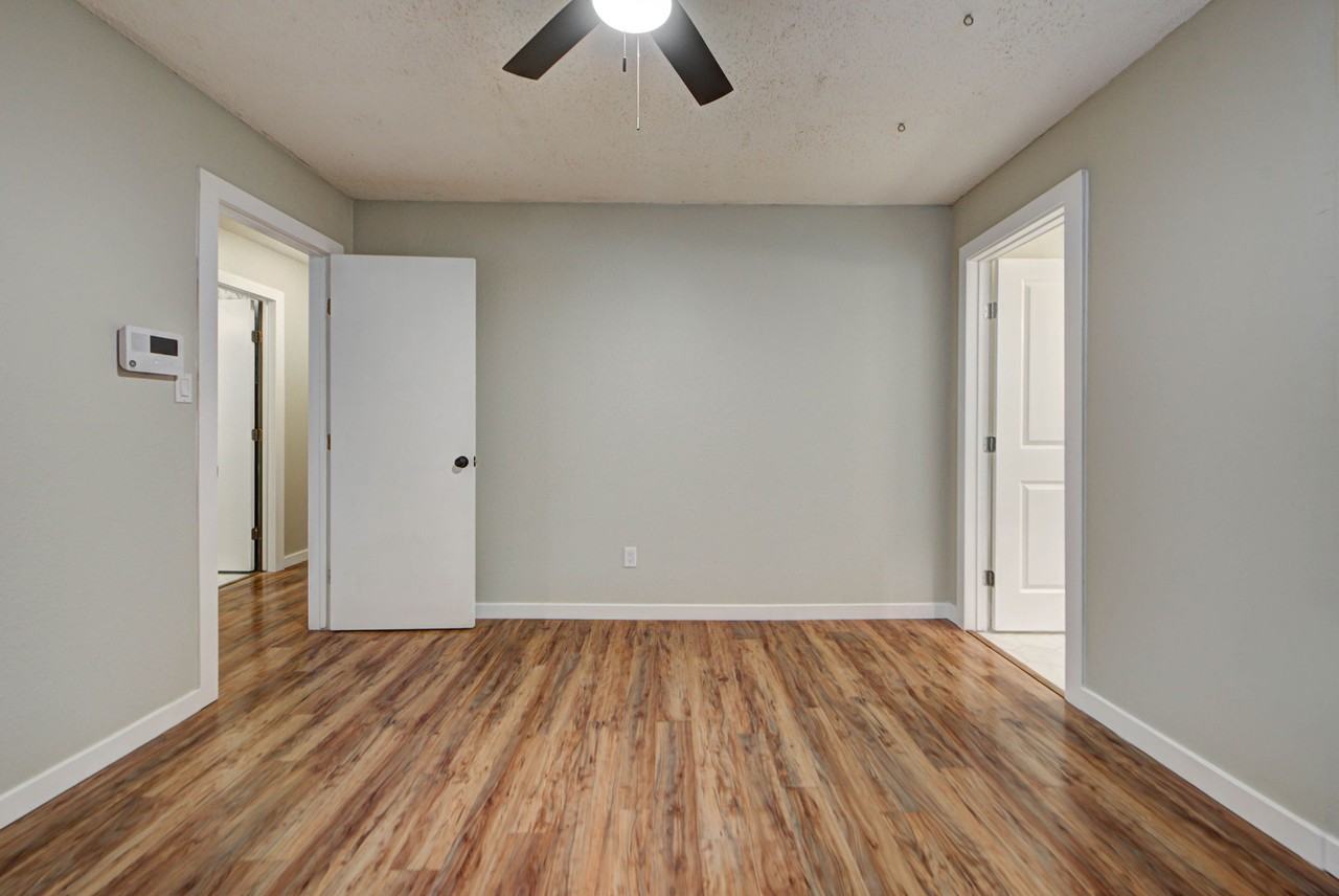 721 Vicksburg Ave #1 - Photo 5 of 20