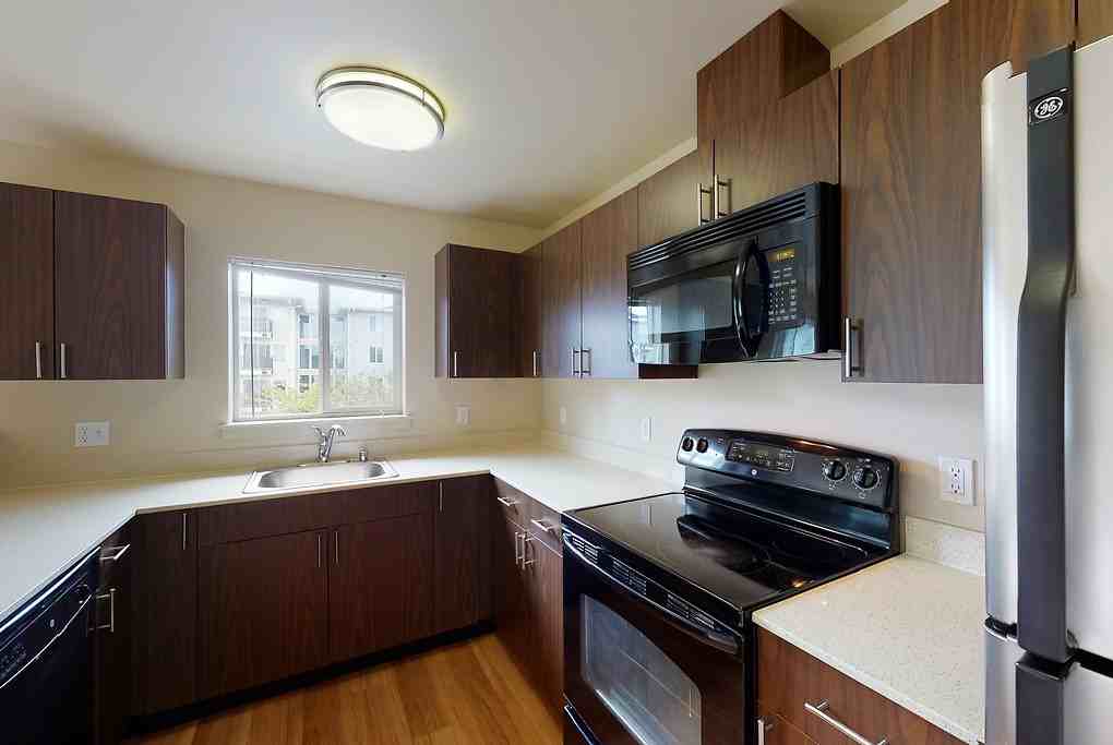Woodland Commons - Photo 6 of 40