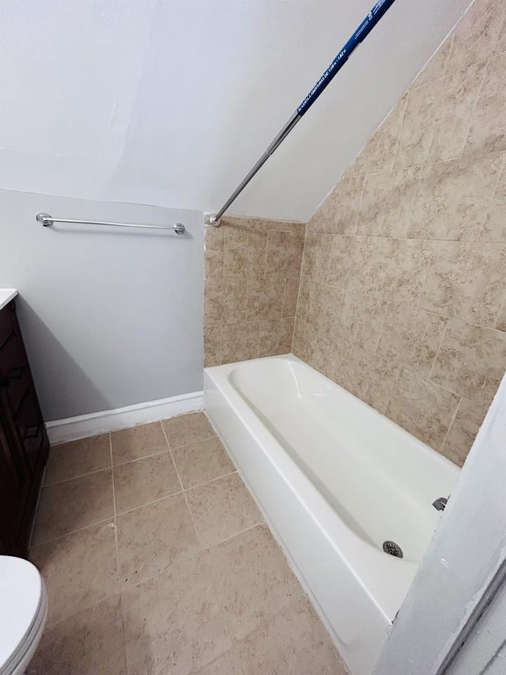 1221 Lindley Ave #3 - Photo 4 of 11