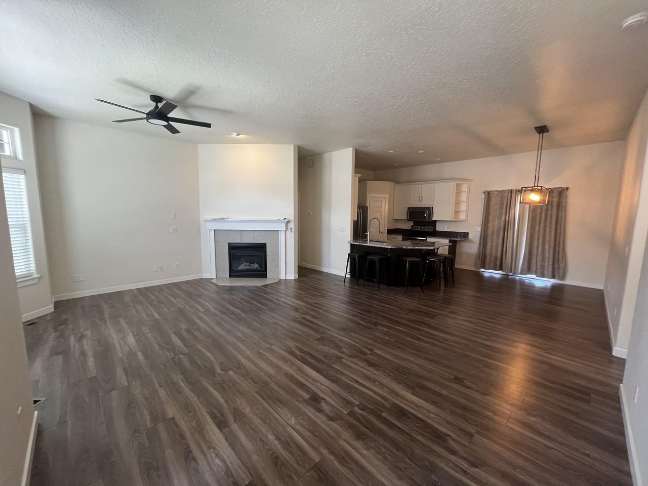 1820 W Camelot Dr #1 - Photo 3 of 27