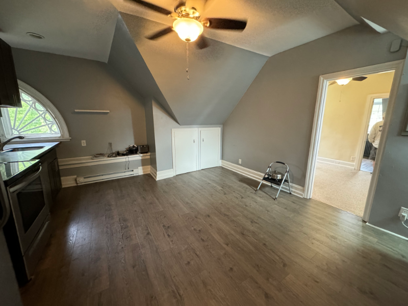 175 Roberts Ave #5 - Photo 4 of 22