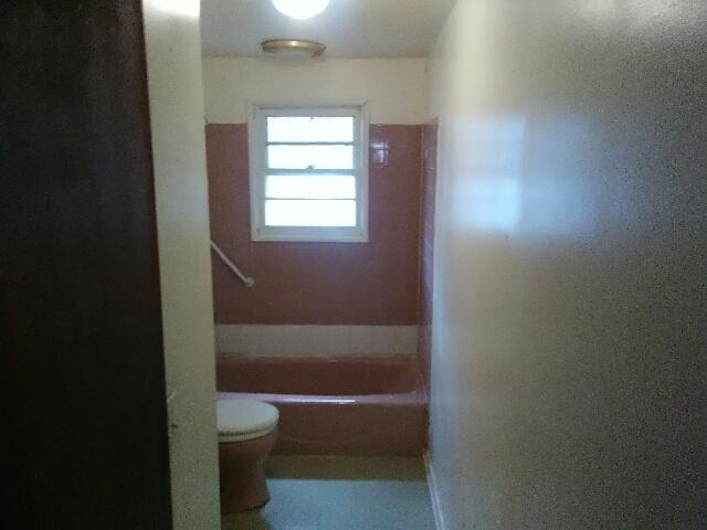176 Parkway Dr - Photo 4 of 8