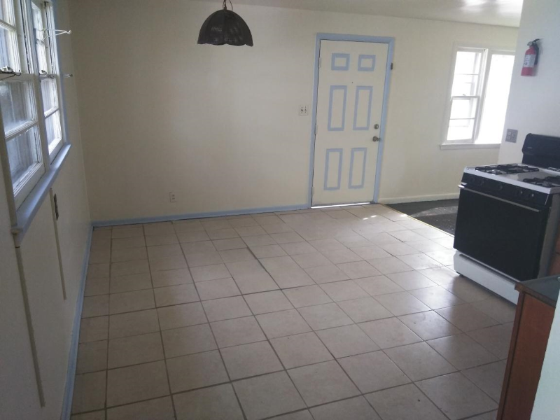 176 Parkway Dr - Photo 6 of 8