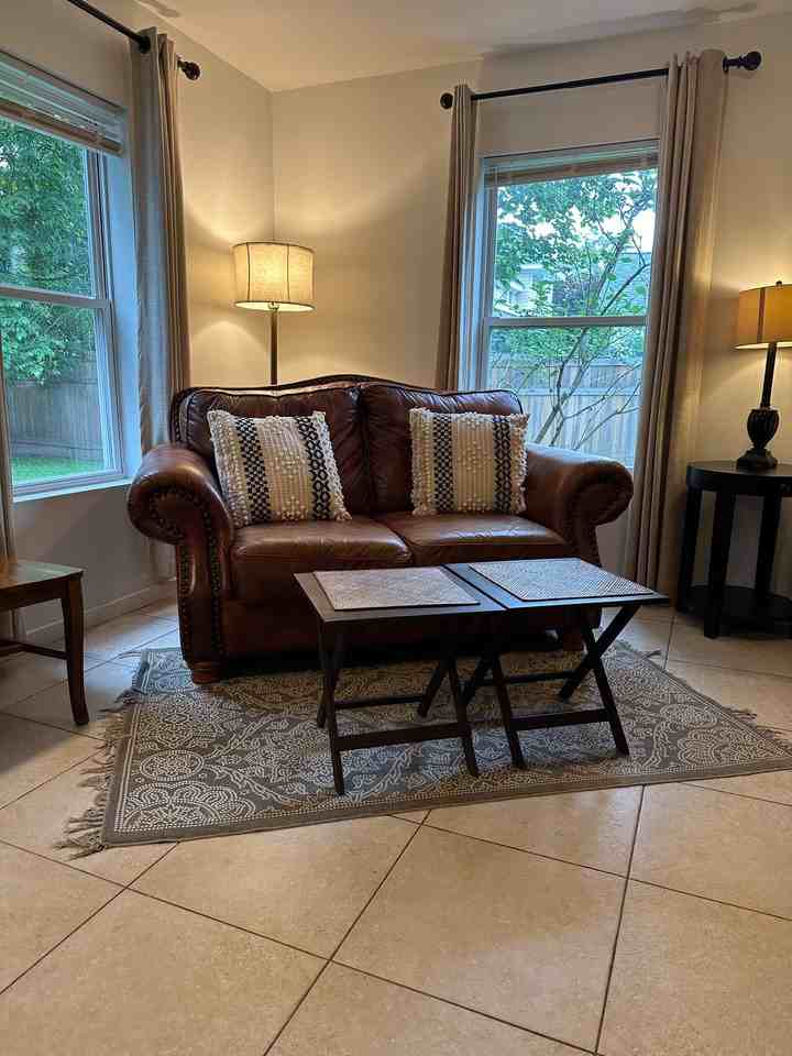 575 N Broadway - Photo 6 of 12