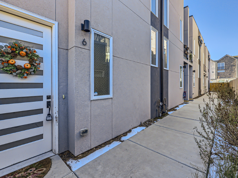1272 Yates St #6 - Photo 2 of 30