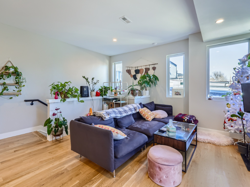 1272 Yates St #6 - Photo 5 of 30