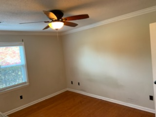 205 Hollins Rd - Photo 7 of 41