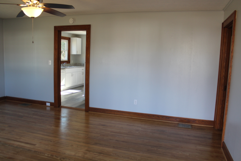 621 Lamont St - Photo 4 of 15