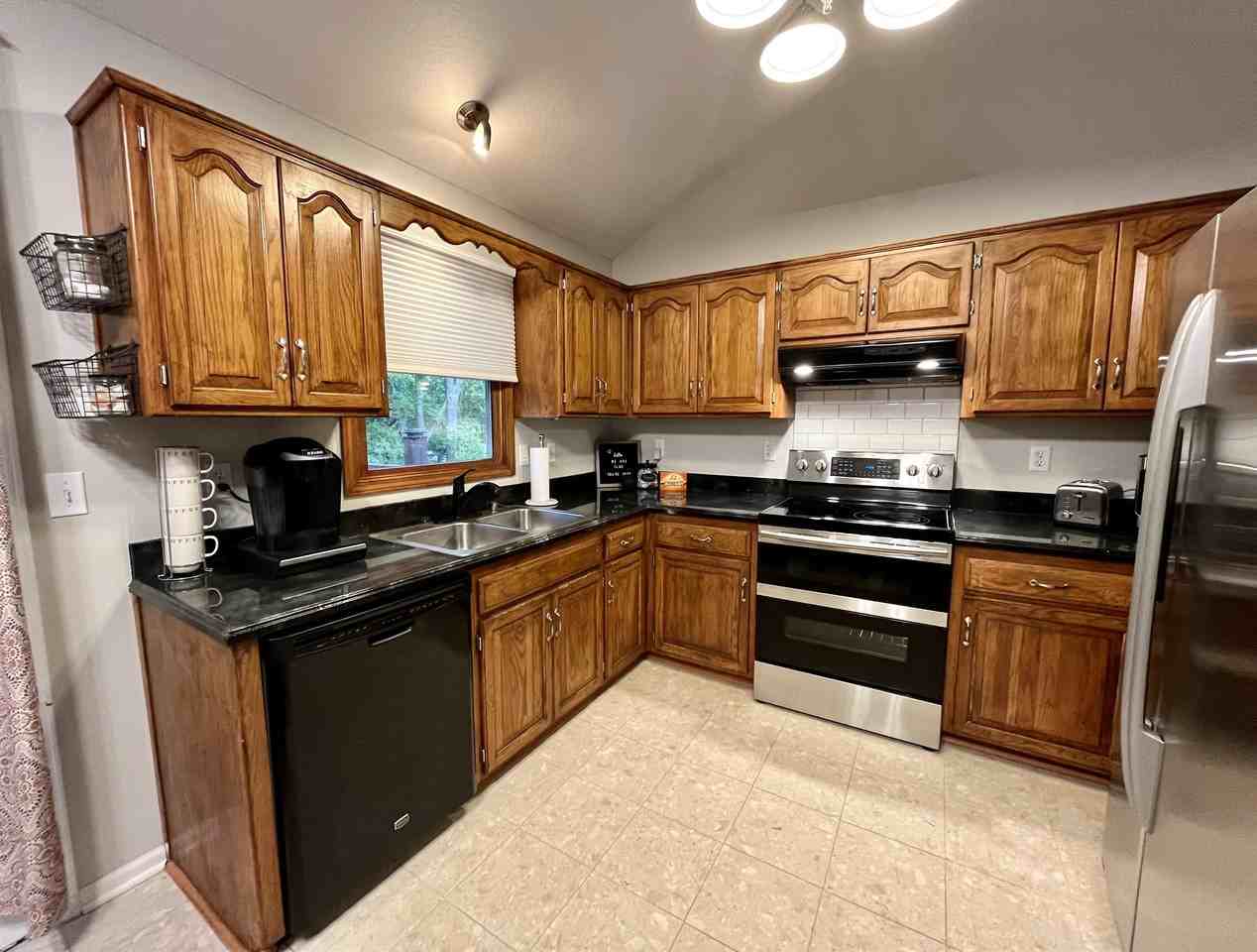 10225 N Main St #1 - Photo 7 of 17