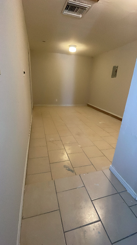 2425 Lake Victoria Dr - Photo 6 of 28