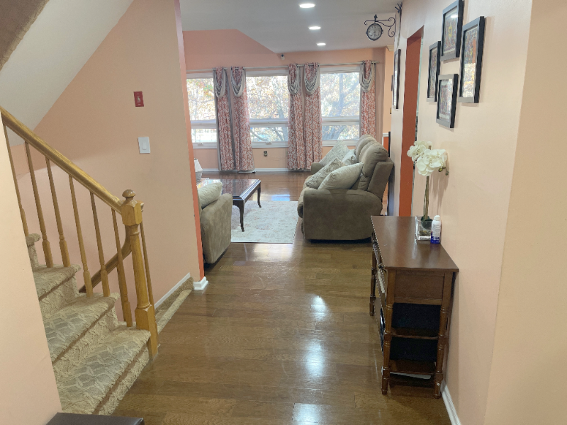 15 Bond St - Photo 5 of 20