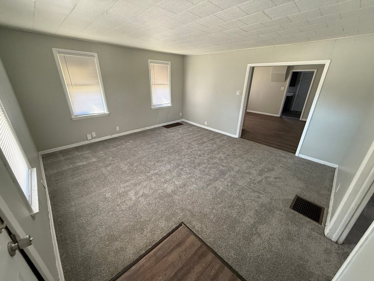 400 Aspenwald Ave - Photo 3 of 14