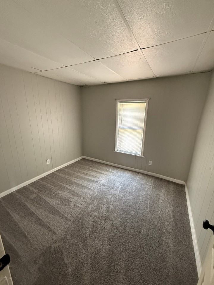 400 Aspenwald Ave - Photo 7 of 14