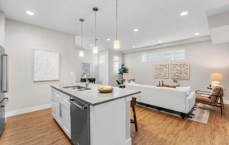 1245 Utica St #103 - Photo 5 of 20