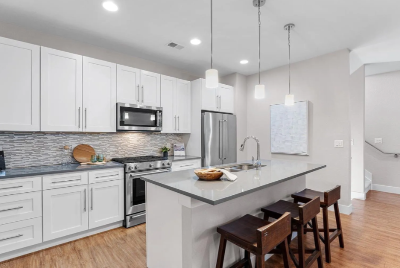 1245 Utica St #103 - Photo 7 of 20
