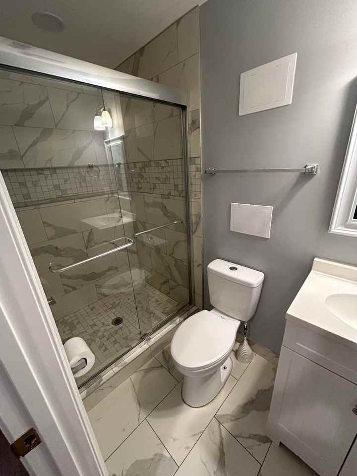 1301 Grant St - Photo 5 of 9