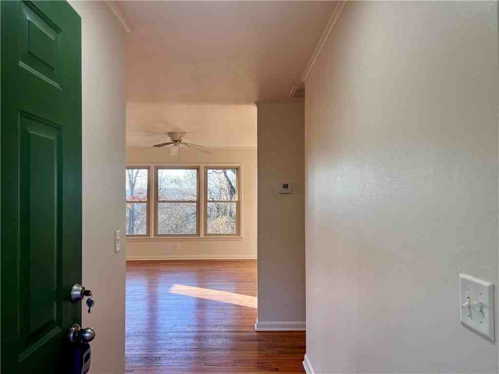 921 E Rodgers Dr - Photo 2 of 22