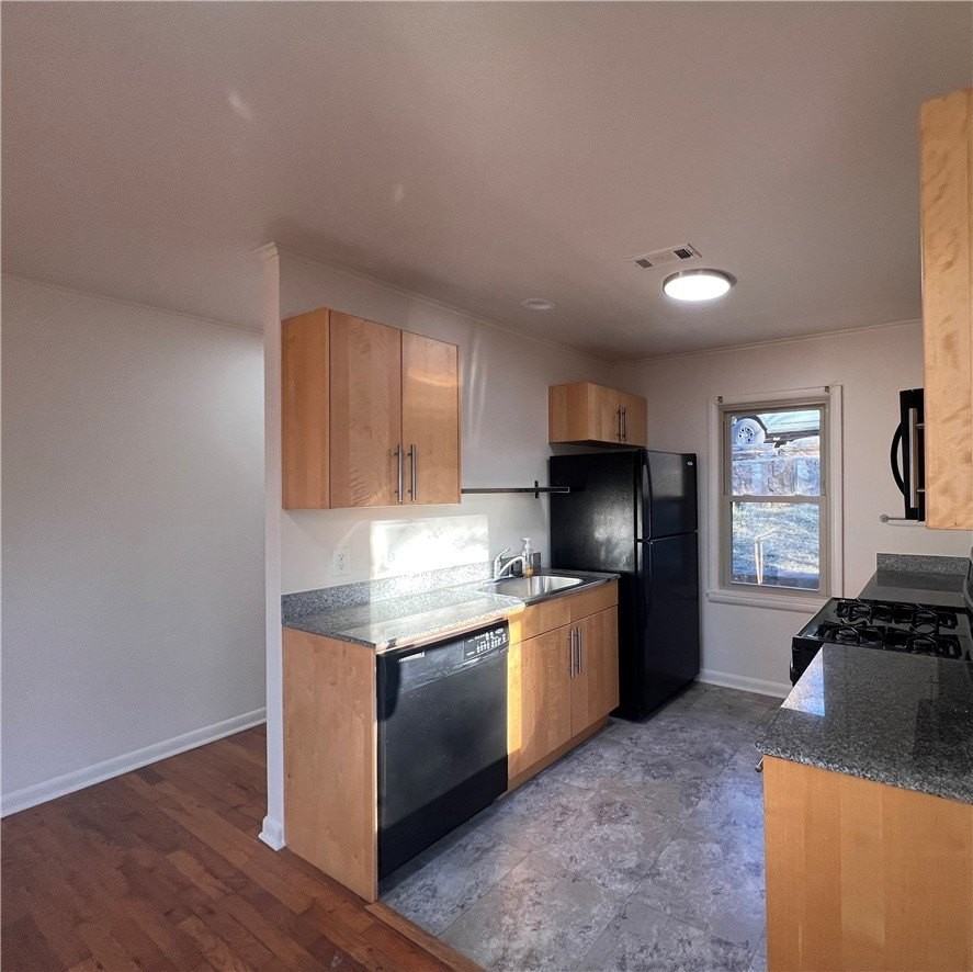 921 E Rodgers Dr - Photo 5 of 22