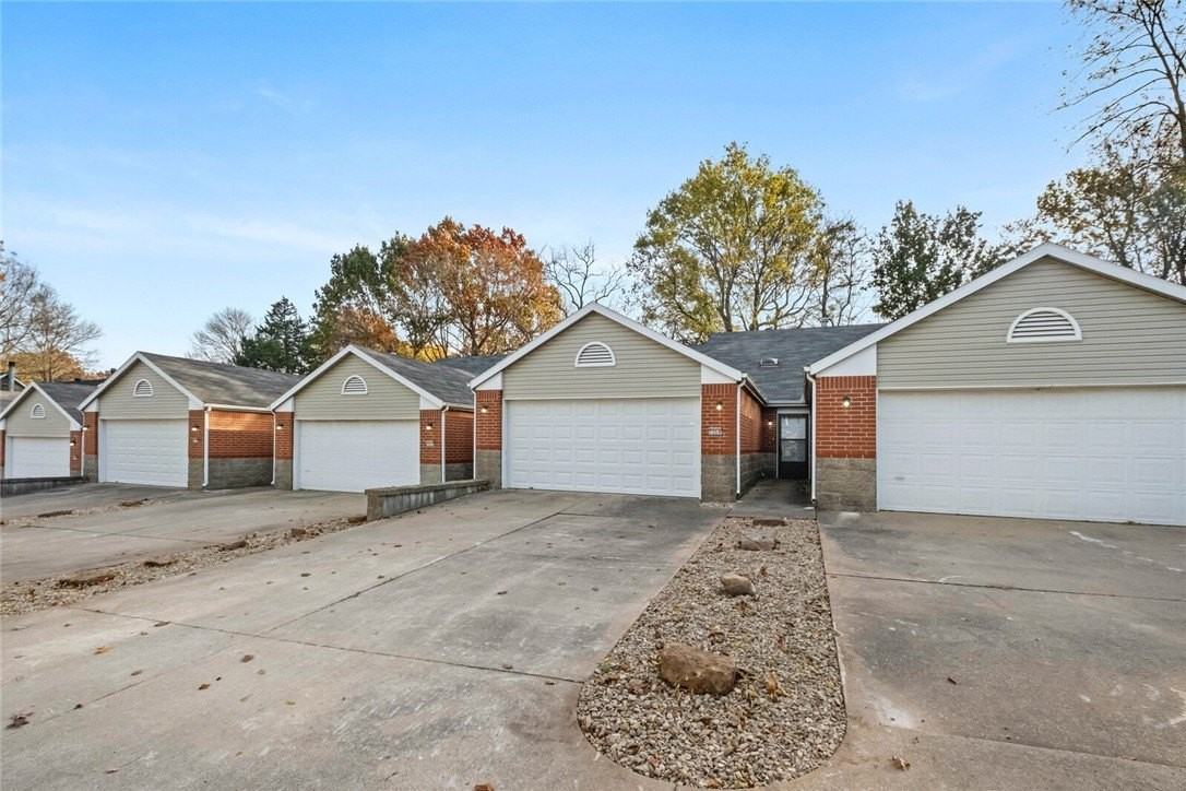 2066 N Kantz Ln - Photo 4 of 35