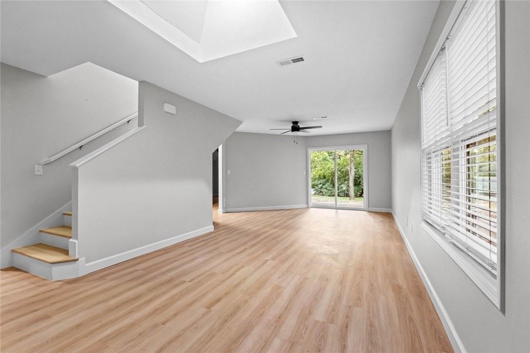 2074 N Kantz Ln - Photo 4 of 31