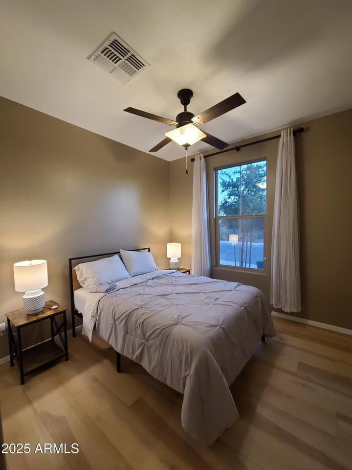 1666 E Lee Dr - Photo 3 of 30