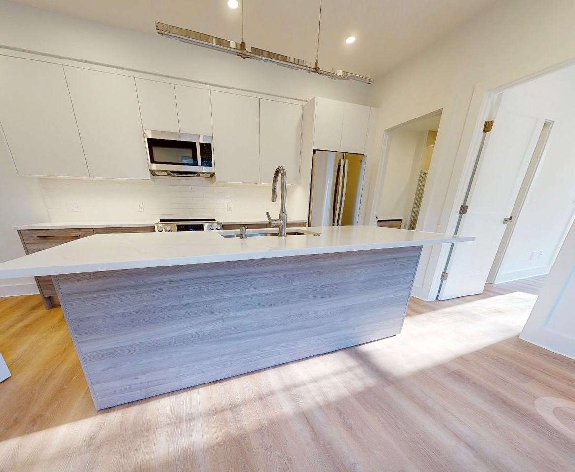 49 Chase St #3 - Photo 3 of 7