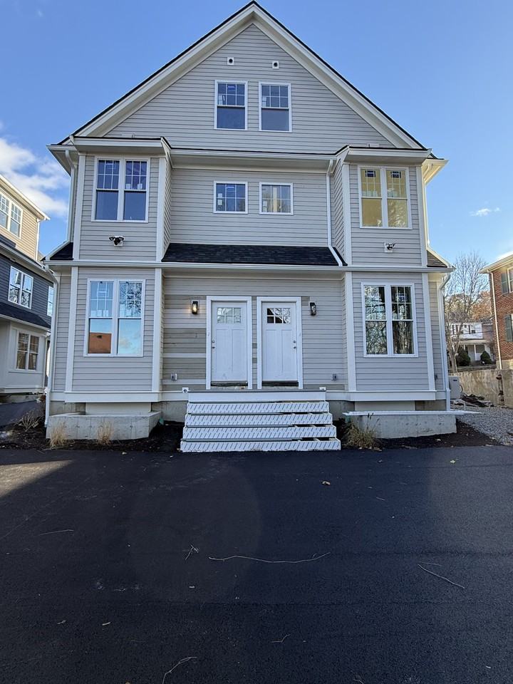 49 Chase St #3 - Photo 6 of 7