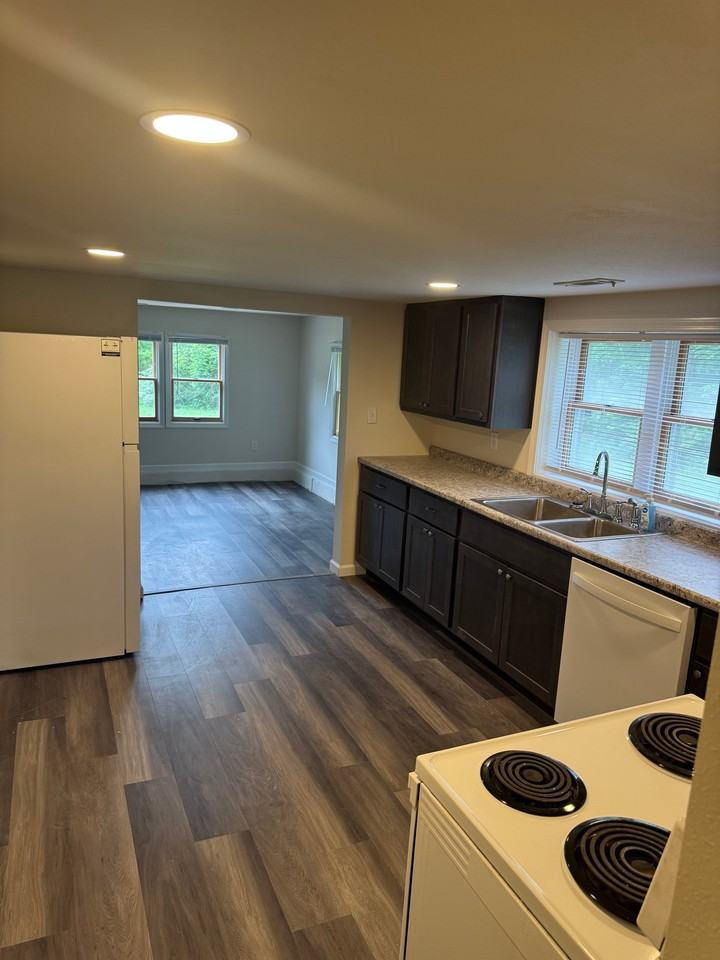 3485 Bray Rd - Photo 4 of 20