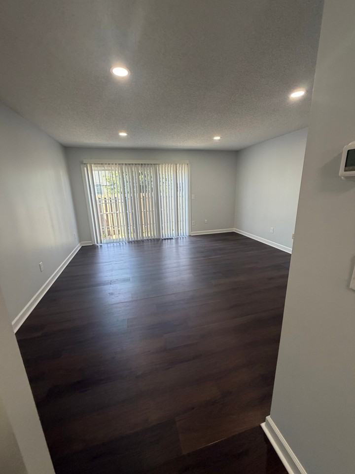 1963 Camino Ln - Photo 4 of 20