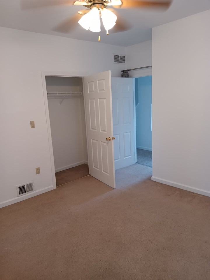136 Boggs Ave - Photo 6 of 13