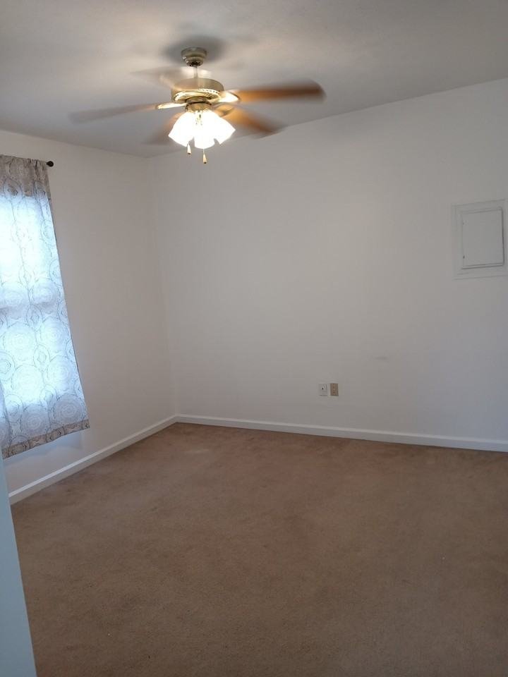 136 Boggs Ave - Photo 7 of 13