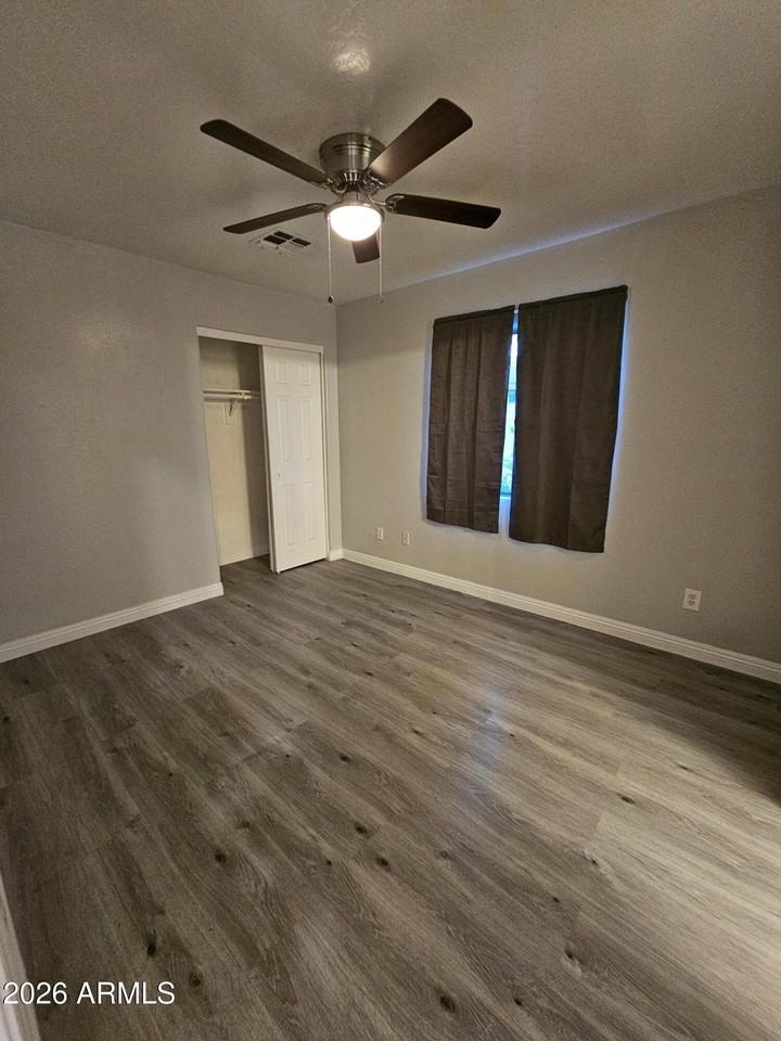 7355 N Black Canyon Hwy #2 - Photo 6 of 12