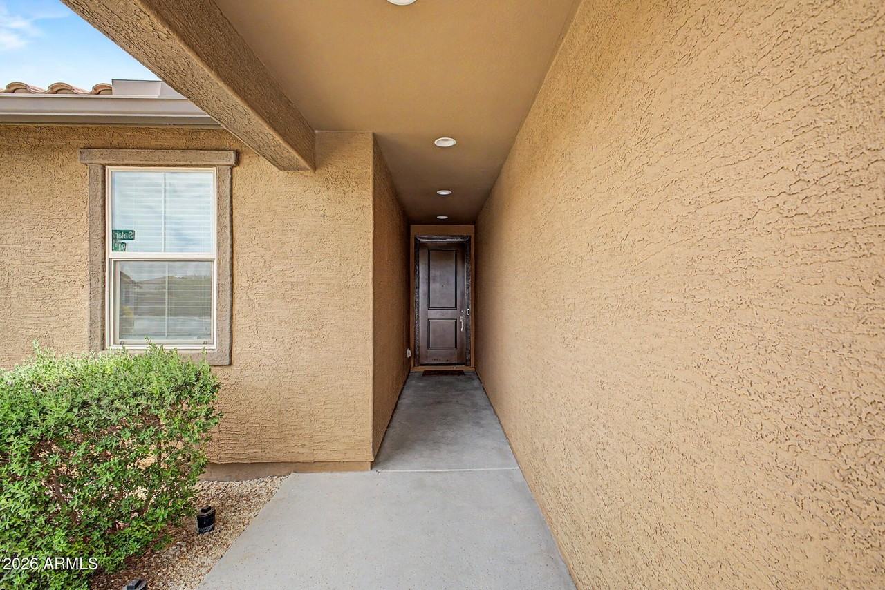 9012 W Solano Dr - Photo 4 of 27