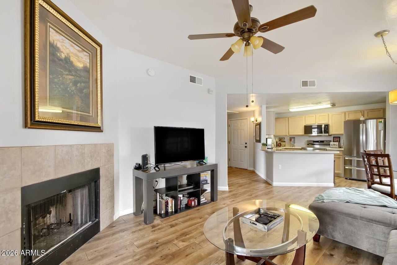 10401 N 52nd St #105 - Photo 2 of 16