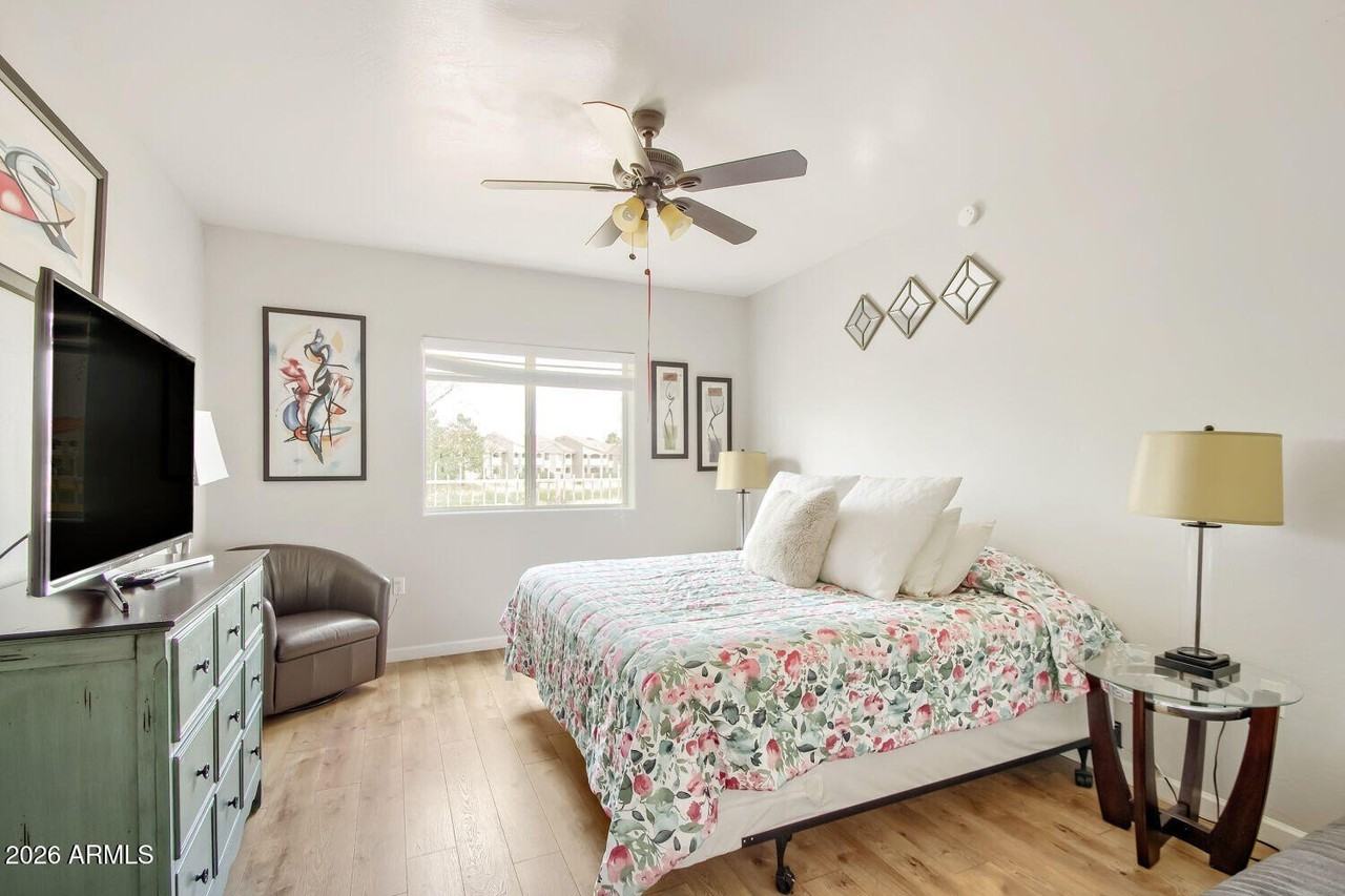 10401 N 52nd St #105 - Photo 5 of 16