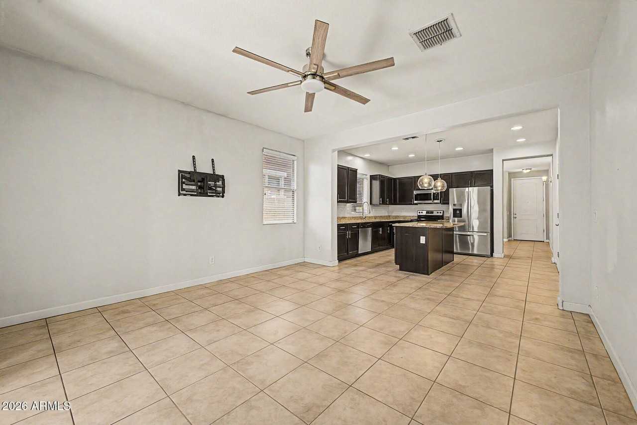 1619 N Hillcrest - Photo 6 of 37