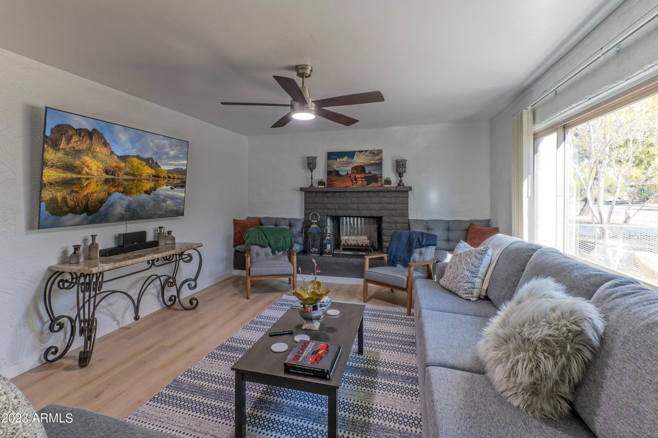 12636 N 68th St - Photo 4 of 23