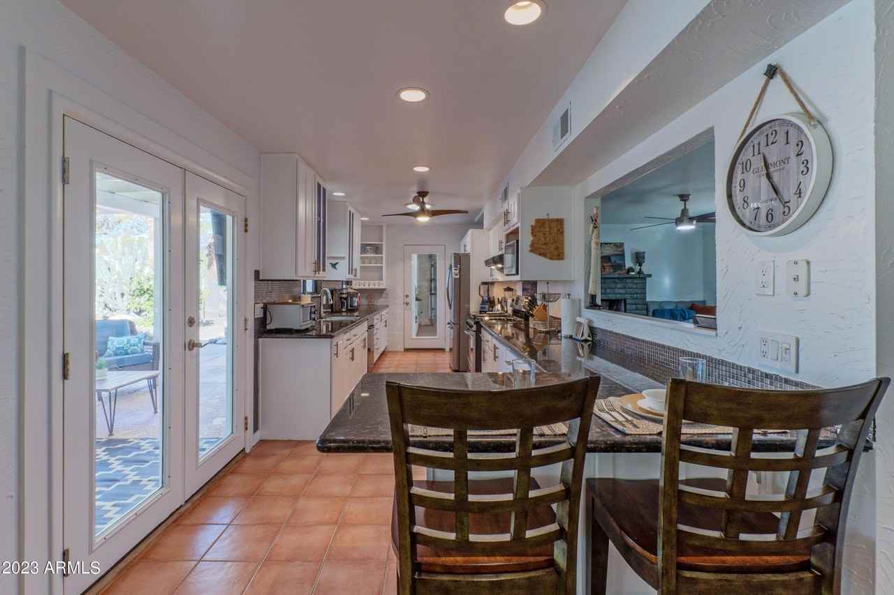 12636 N 68th St - Photo 5 of 23