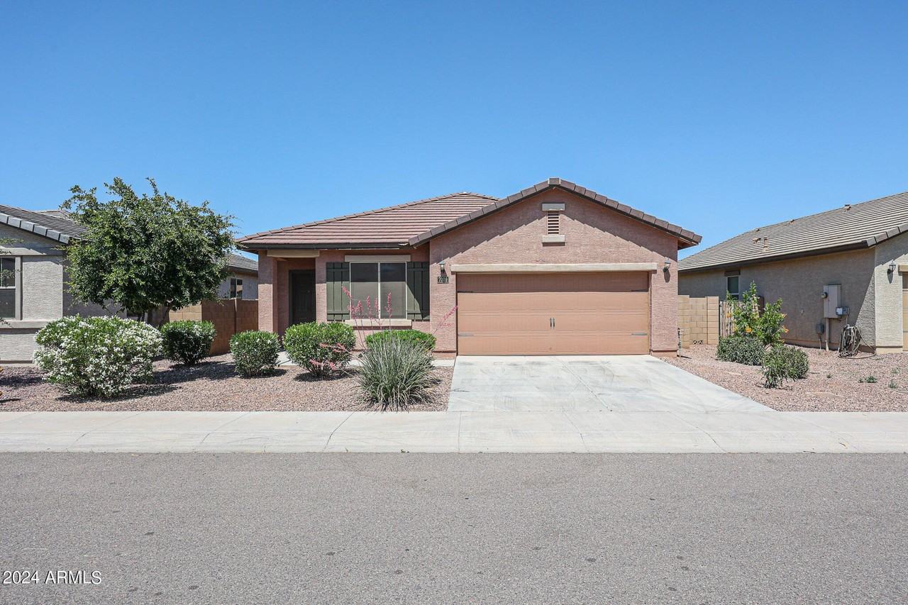 7009 S 78th Dr - Photo 3 of 34
