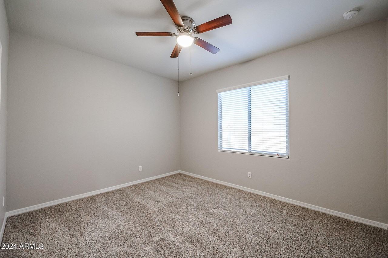 7009 S 78th Dr - Photo 6 of 34
