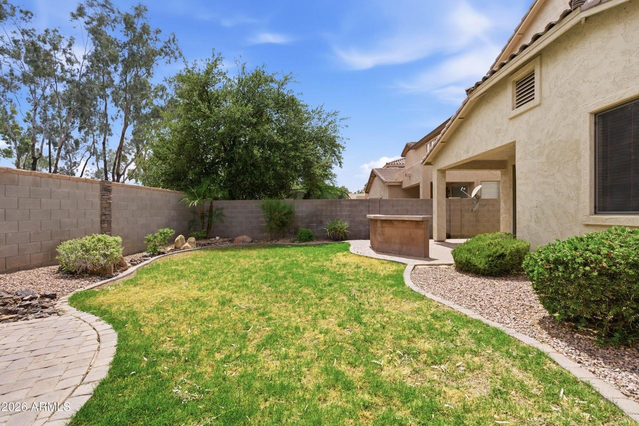 4157 E Santa Fe Ln - Photo 5 of 46