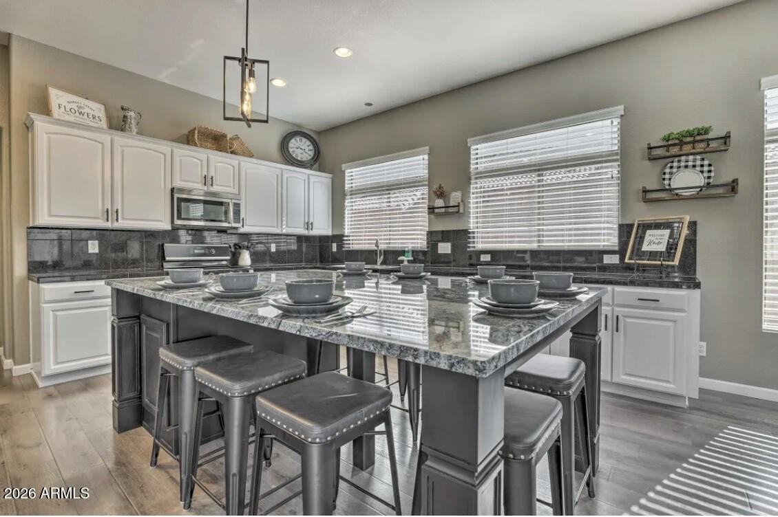 17977 W Hubbard Dr - Photo 3 of 33