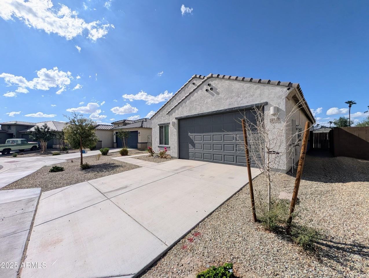 24458 W Verlea Dr - Photo 4 of 50