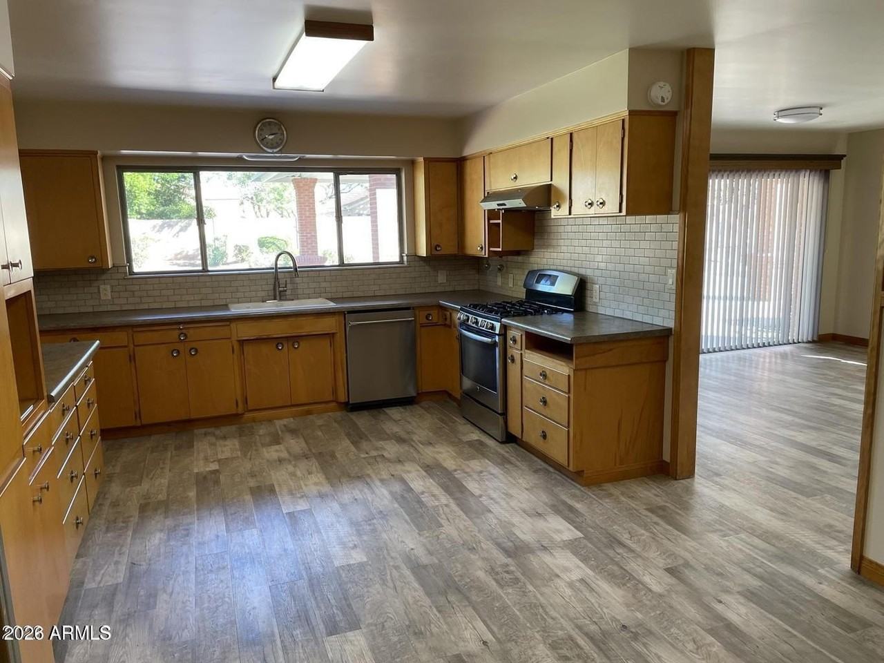 375 S Buena Vista Ave - Photo 2 of 28