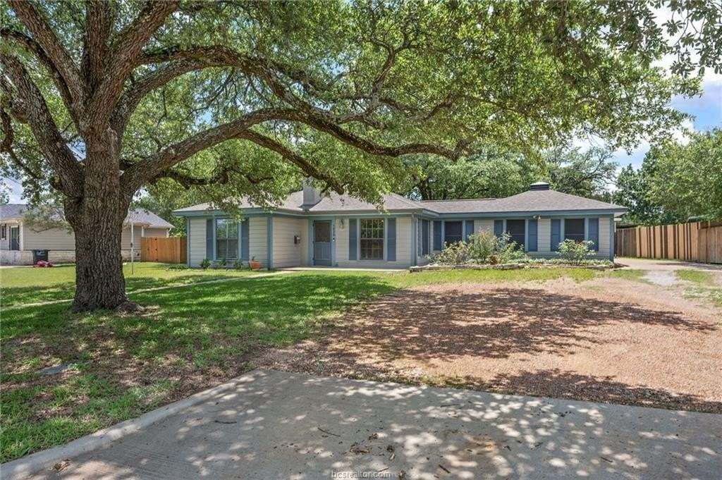 1030 Walton Dr - Photo 2 of 27