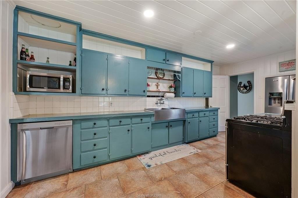 1030 Walton Dr - Photo 7 of 27