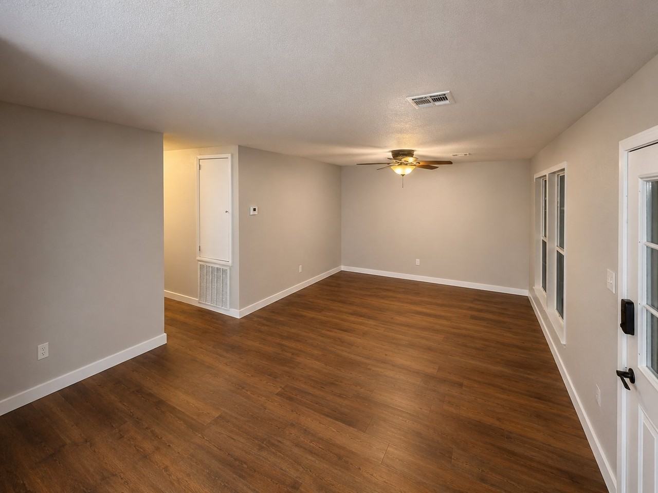 717 Indiana Ave - Photo 2 of 18